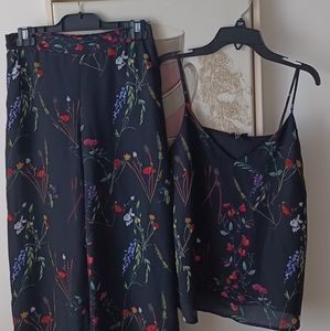 A beautiful light shiffon set of capri pants and matching tank top